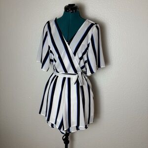 Womens shorts romper dressy boutique black/blue striped Trixxi Sz Sm Exc cond